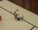El robot nº 7 busca y derriba el castillo